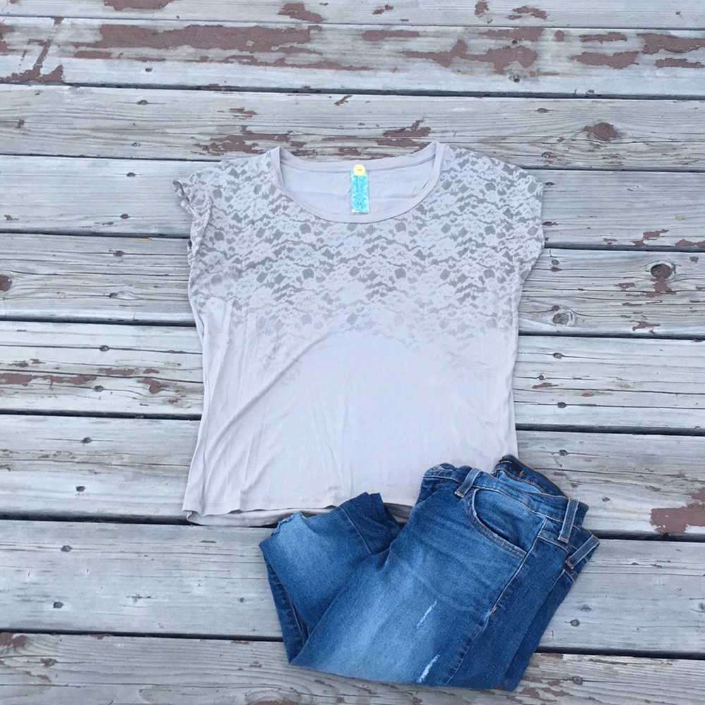 Bella bird floral ombré cap sleeve tee